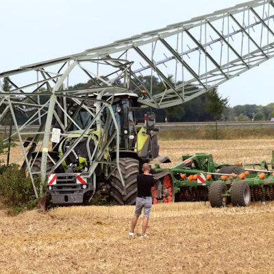Traktor Strommast