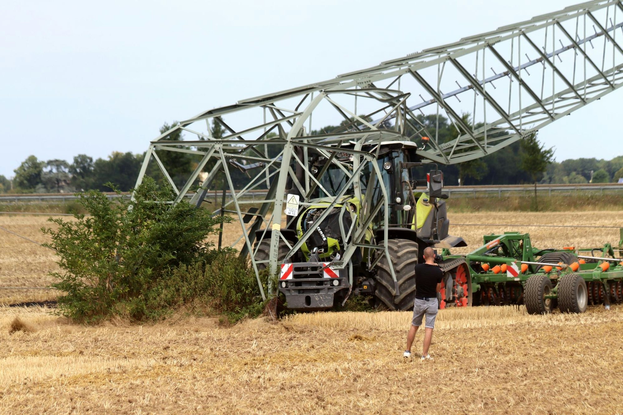 Traktor Strommast