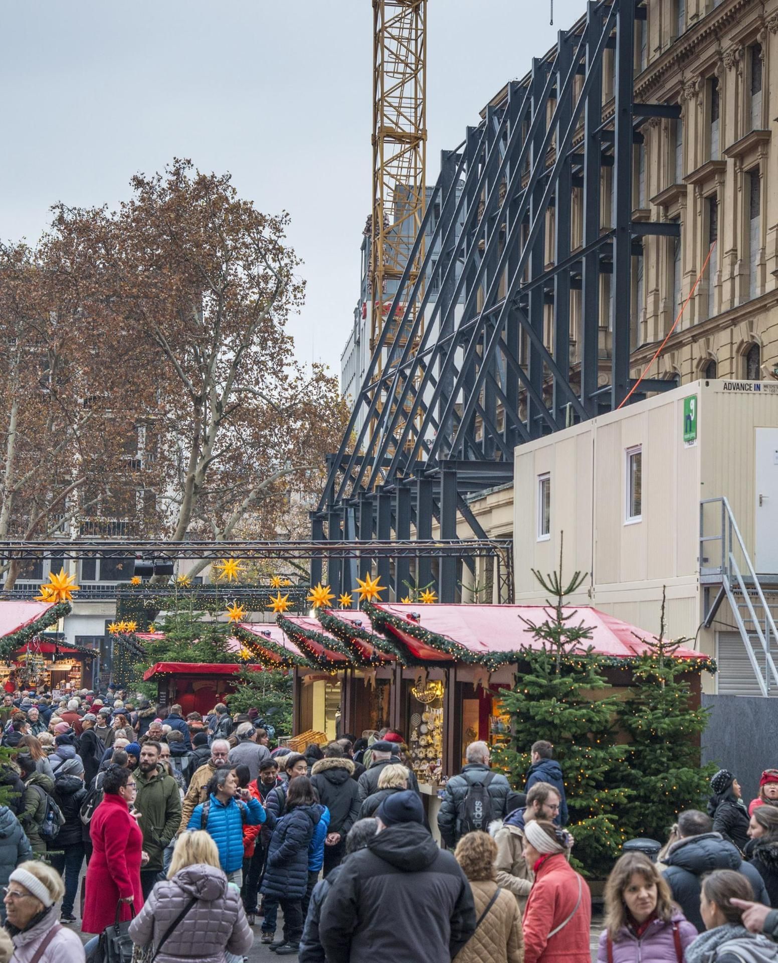 Weihnachtsmarkt Roncalliplatz 261118