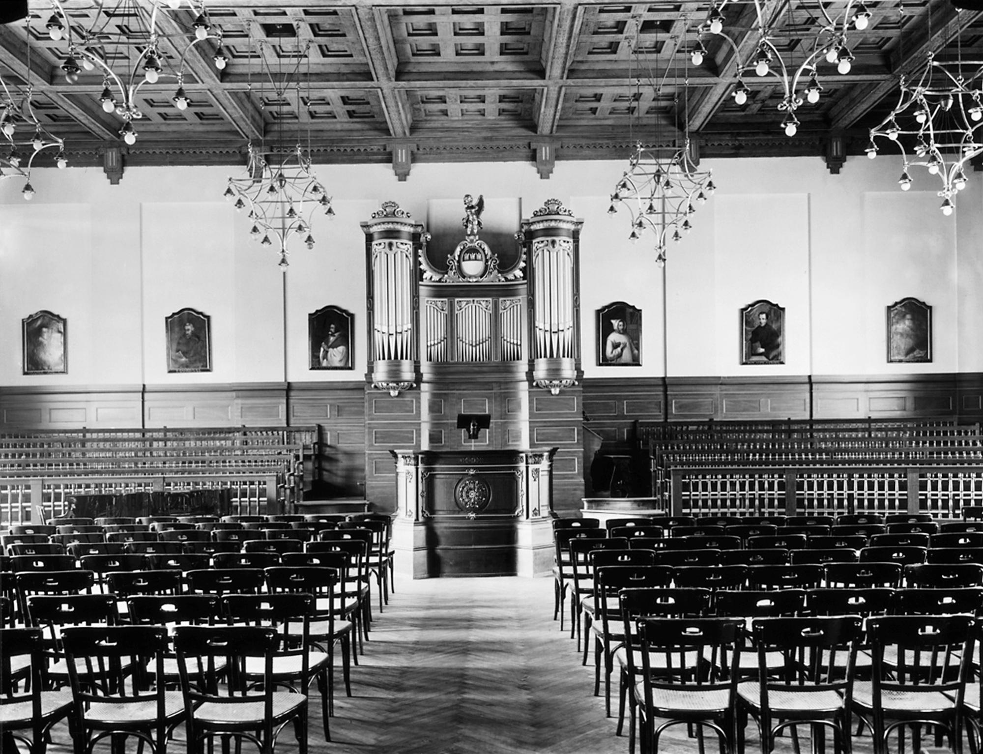 KR Stiftung Aula Dreikönigsgymnasium
