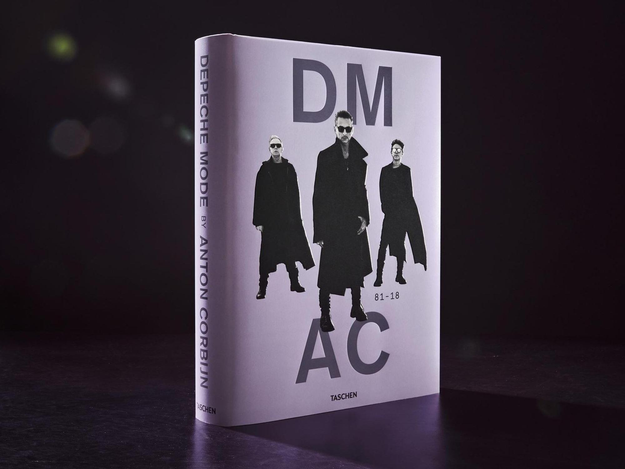 corbijn_depeche_mode_xl_int_book008_x_08122_2103311358_id_1349646