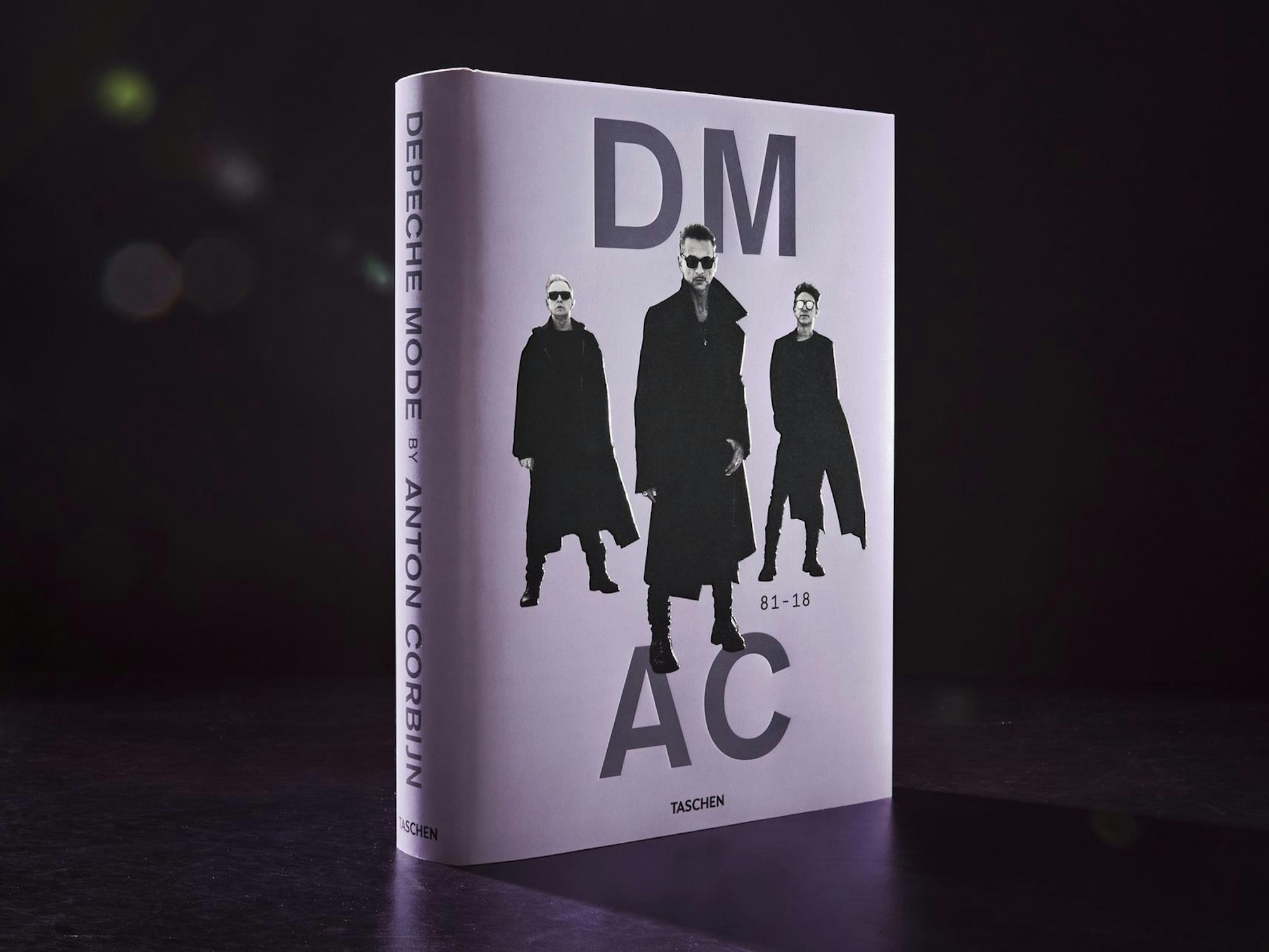 corbijn_depeche_mode_xl_int_book008_x_08122_2103311358_id_1349646