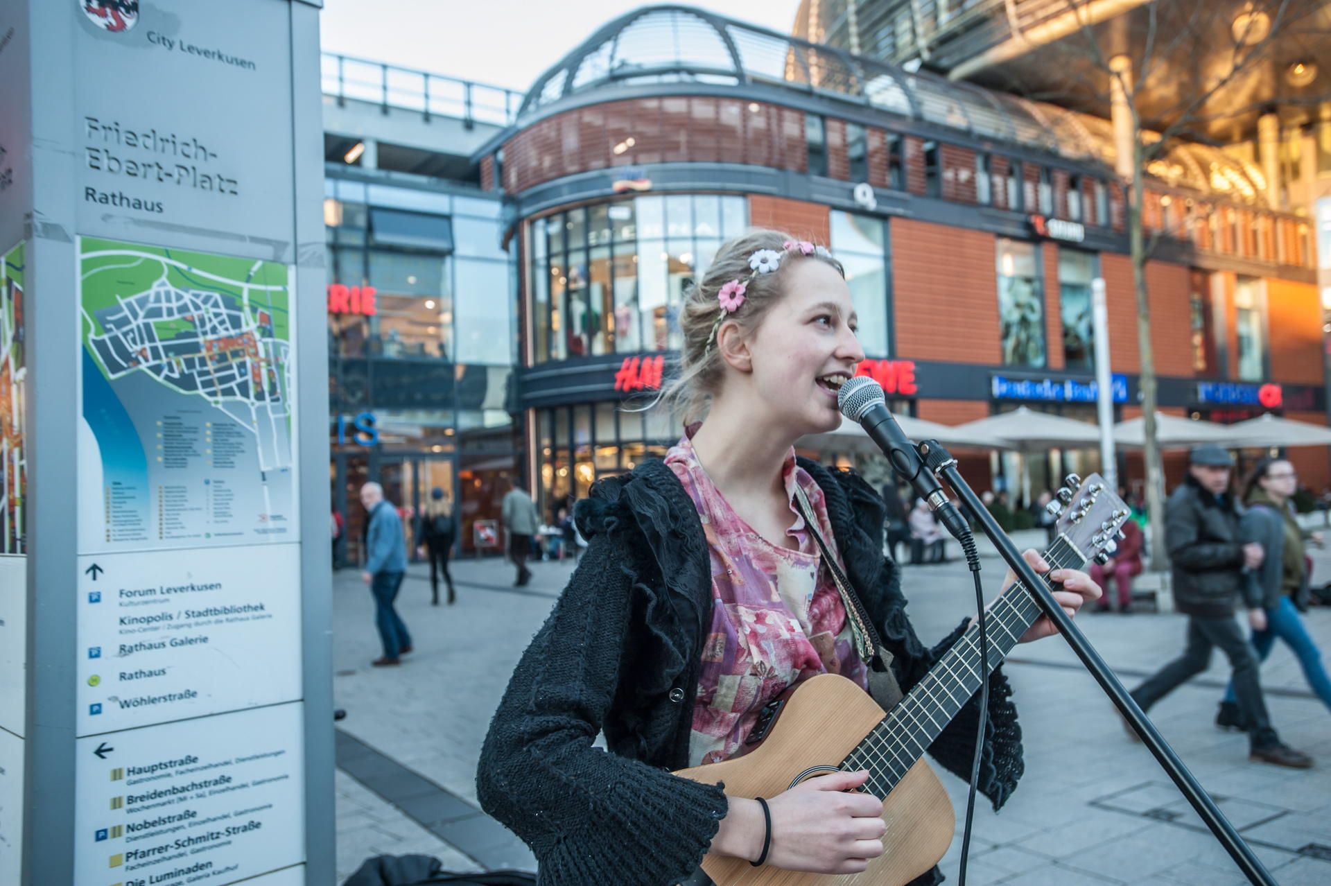 Straßenmusiker Ronja Luka