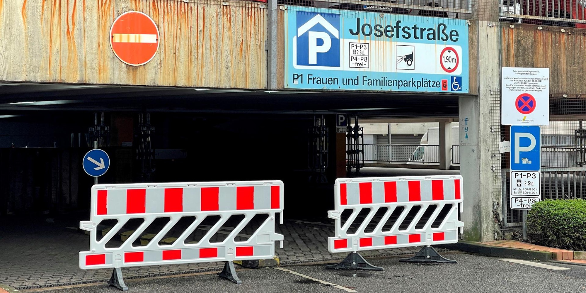 Parkhaus Frechen außen