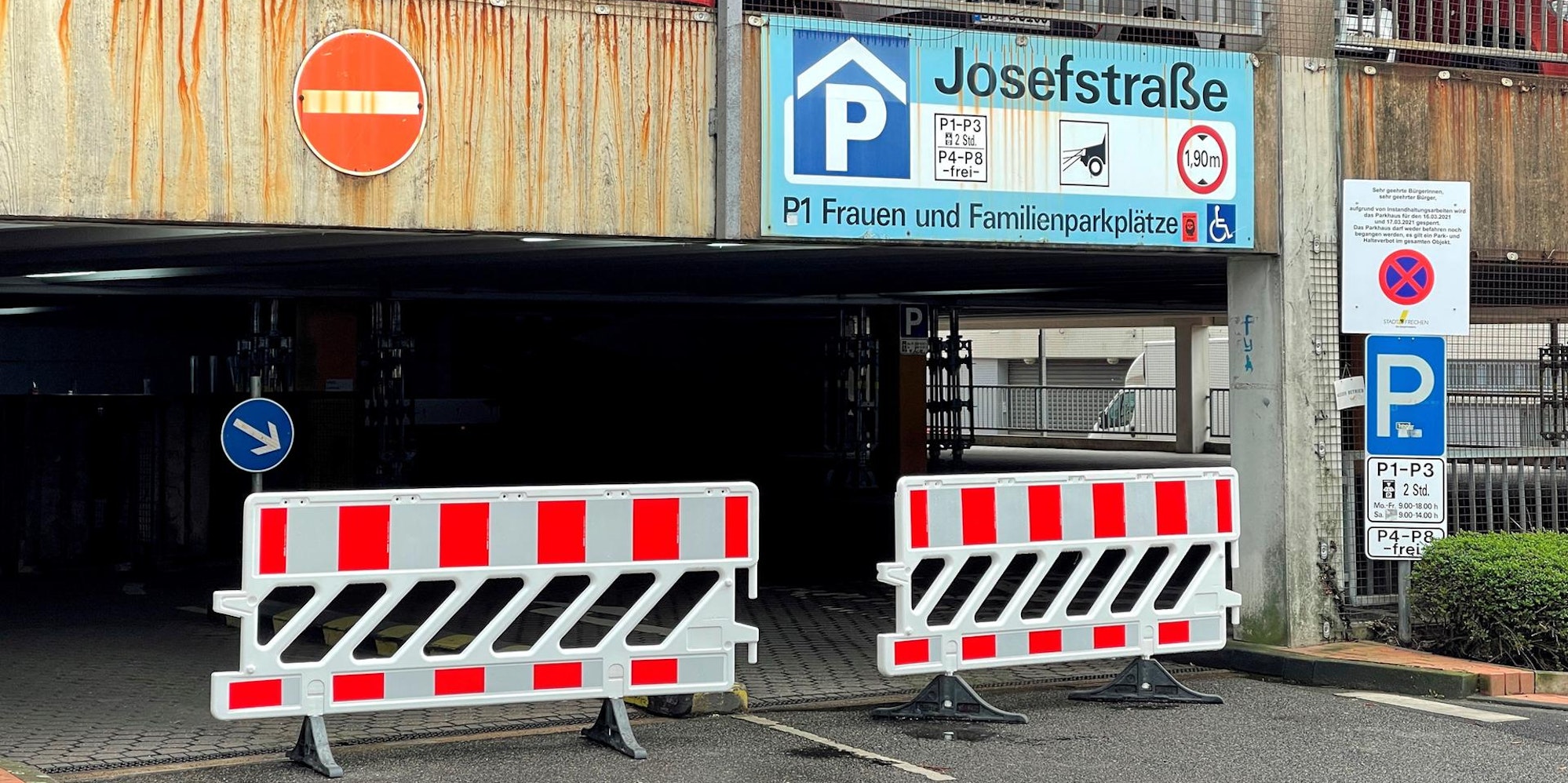 Parkhaus Frechen außen