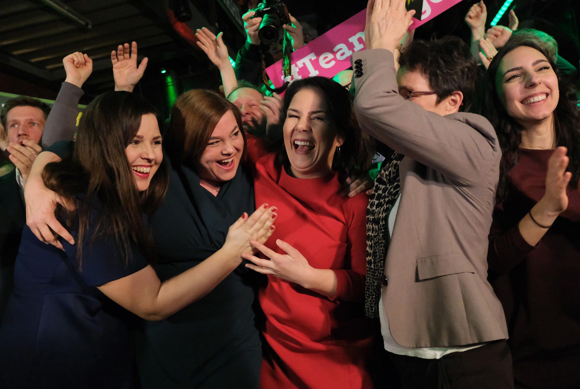GYI_1208180972_2
