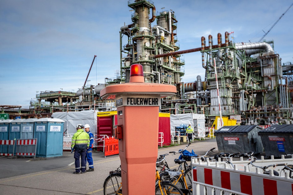 Shell-Raffinerie Köln-Godorf: Unmut über Pannenserie wächst - Rundschau ...