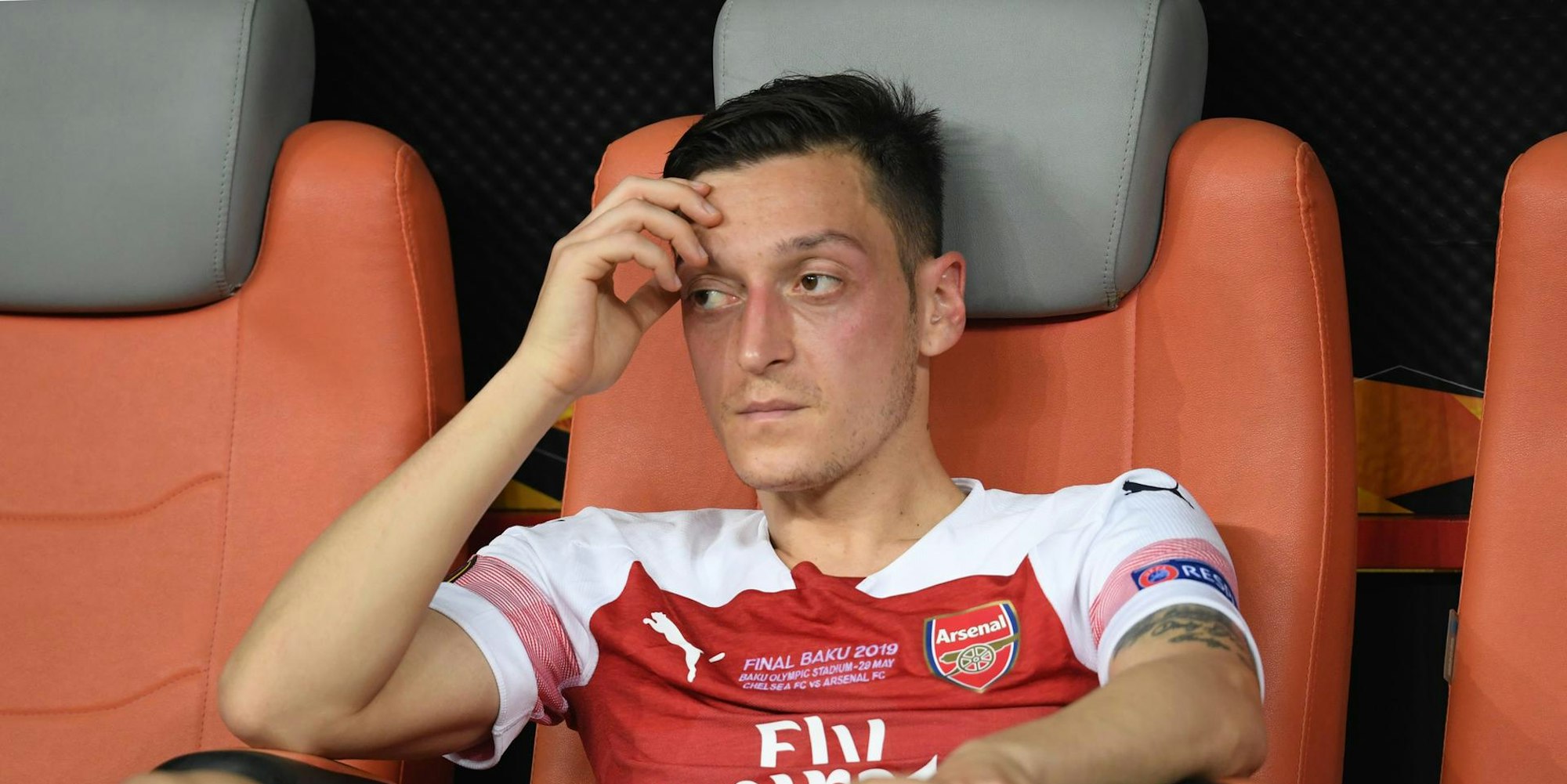 Özil Arsenal Bank