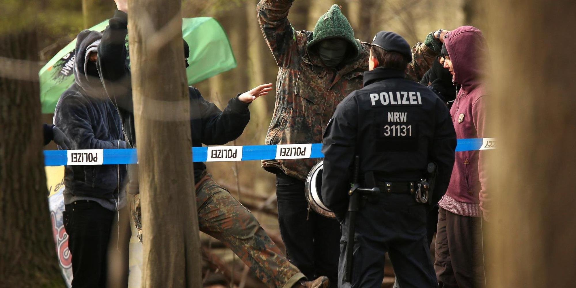 Polizei im Hambacher Forst 090519
