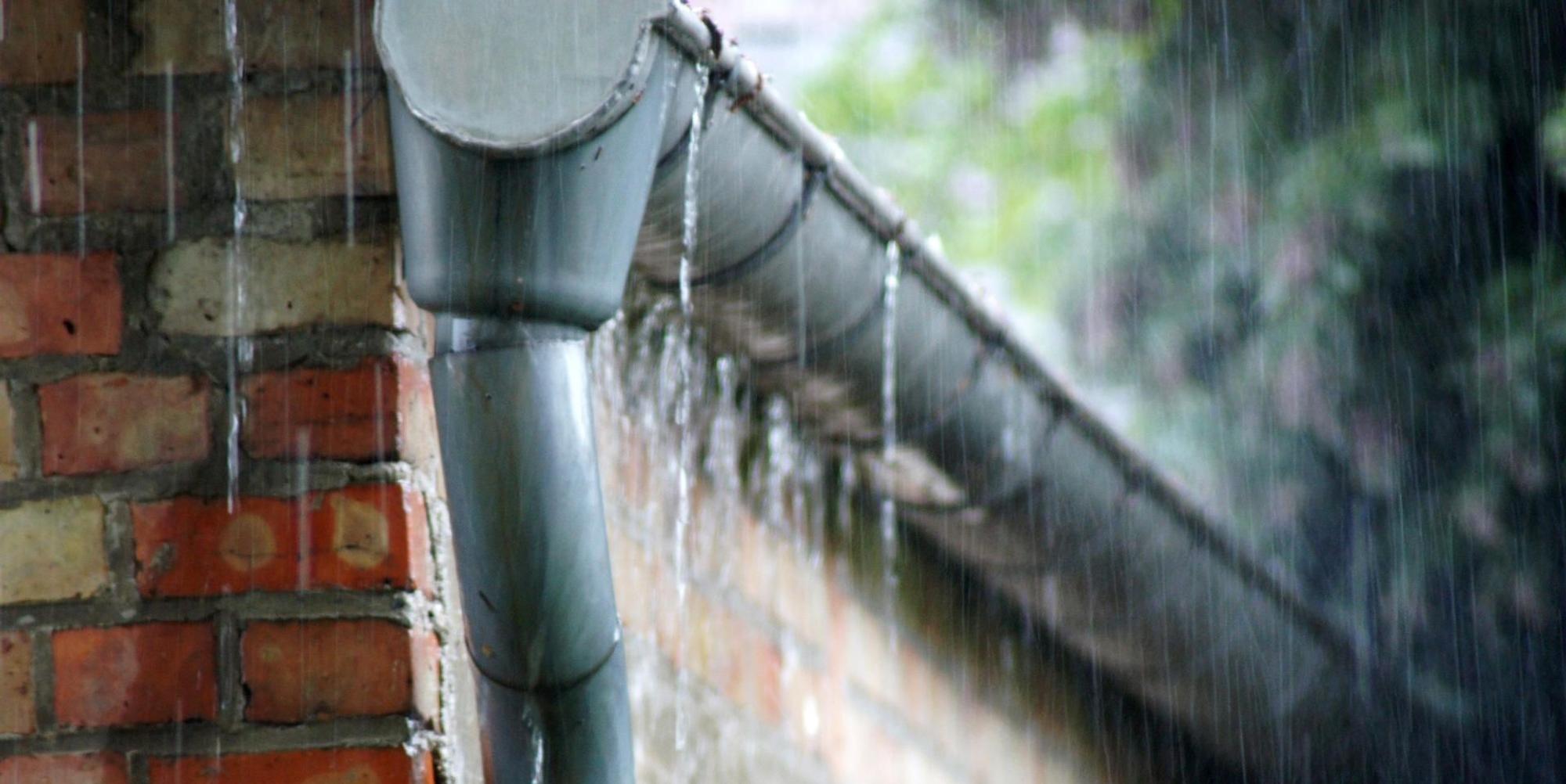 Starkregen Regenrinne