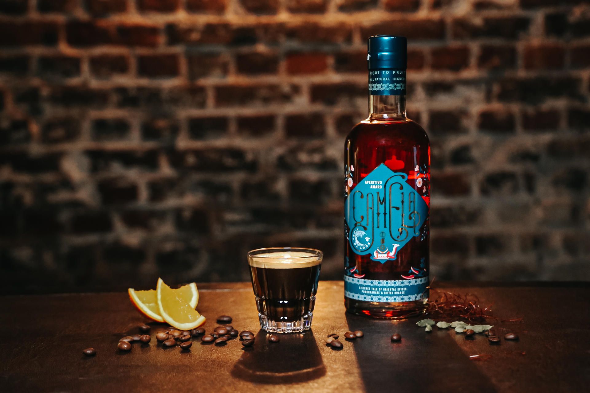 hot shots mit flasche blau
