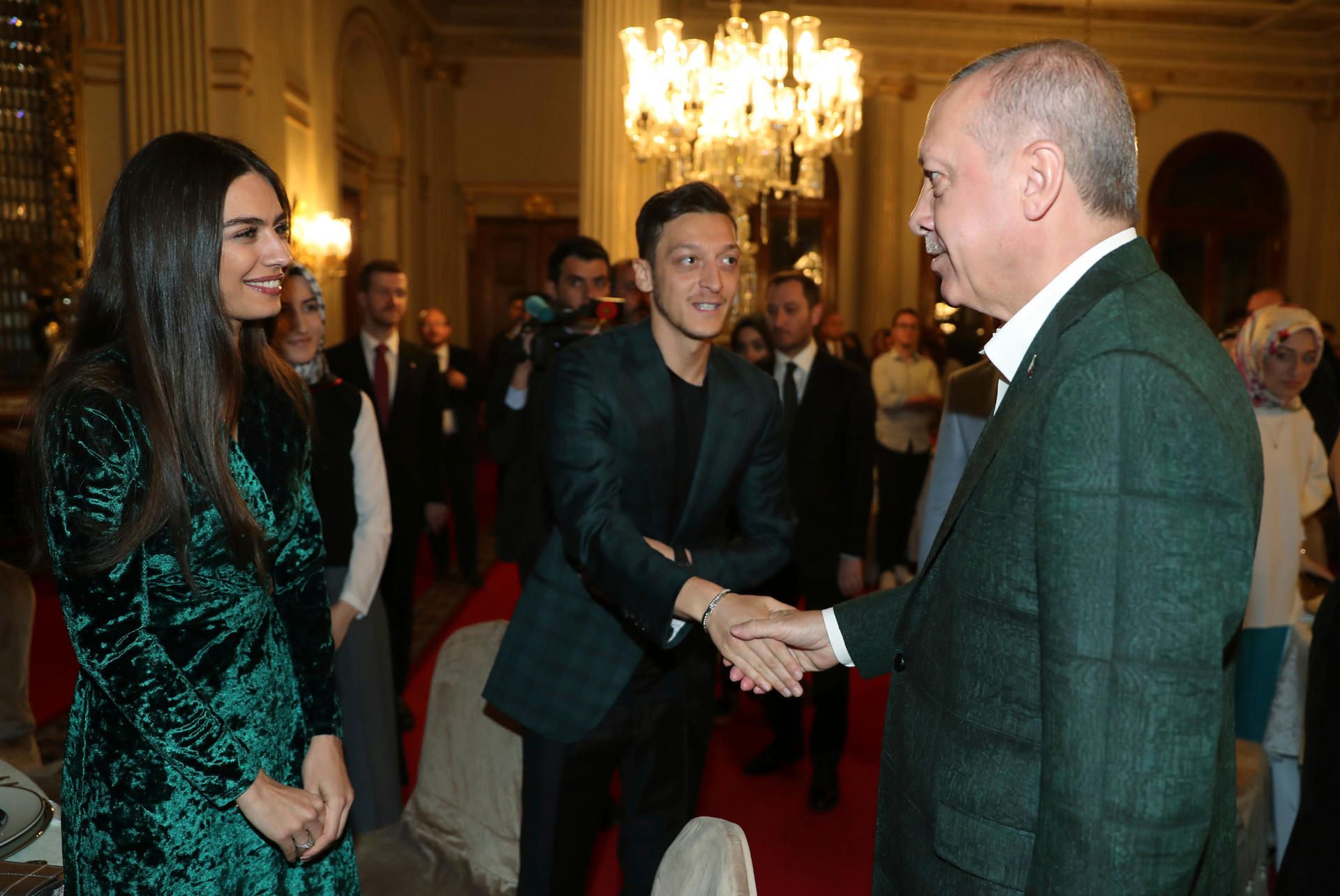 Erdogan und Özil mit Verlobter