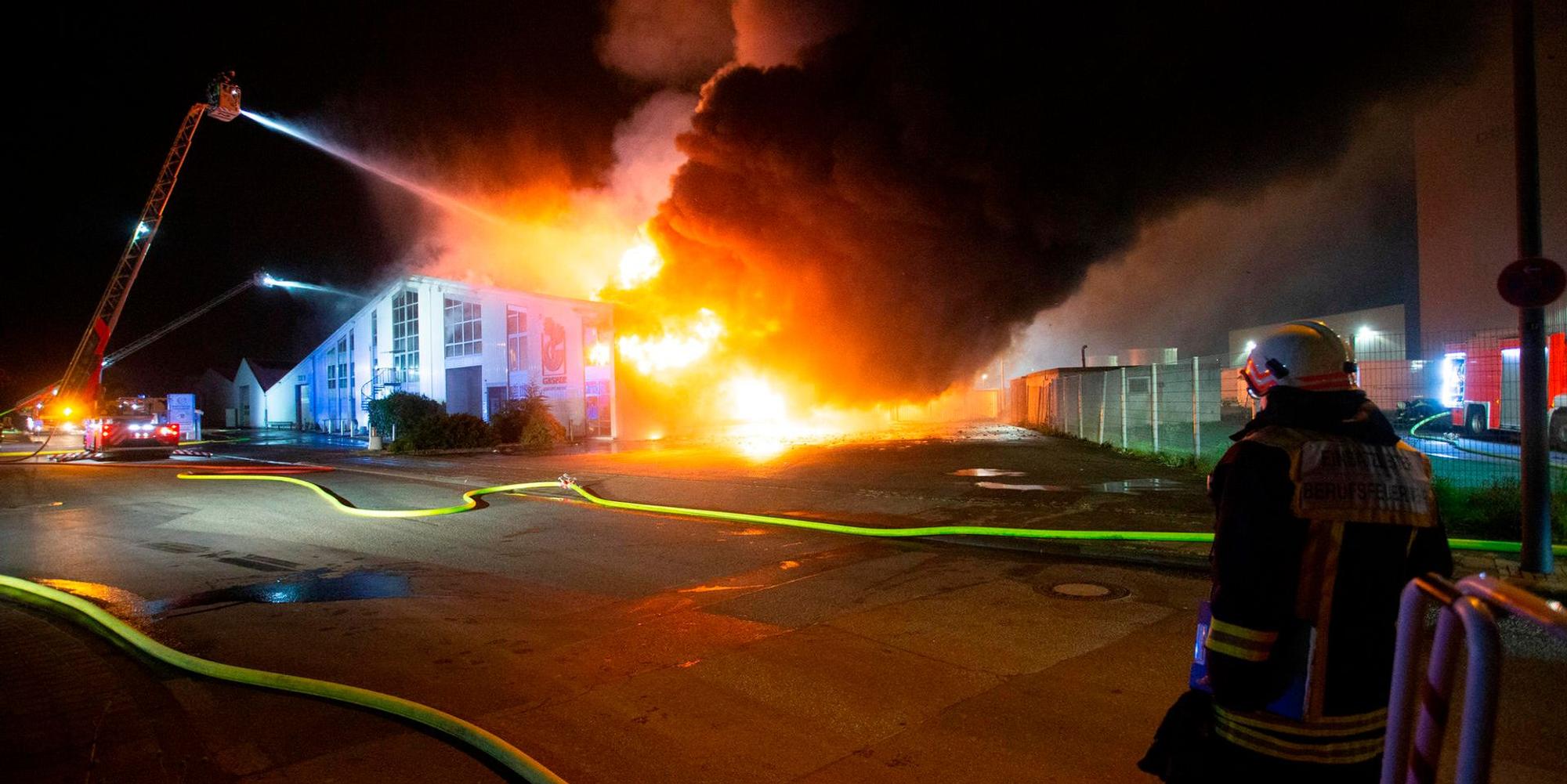 20201126_tb_Feuer_Lagerhalle_Lind_019