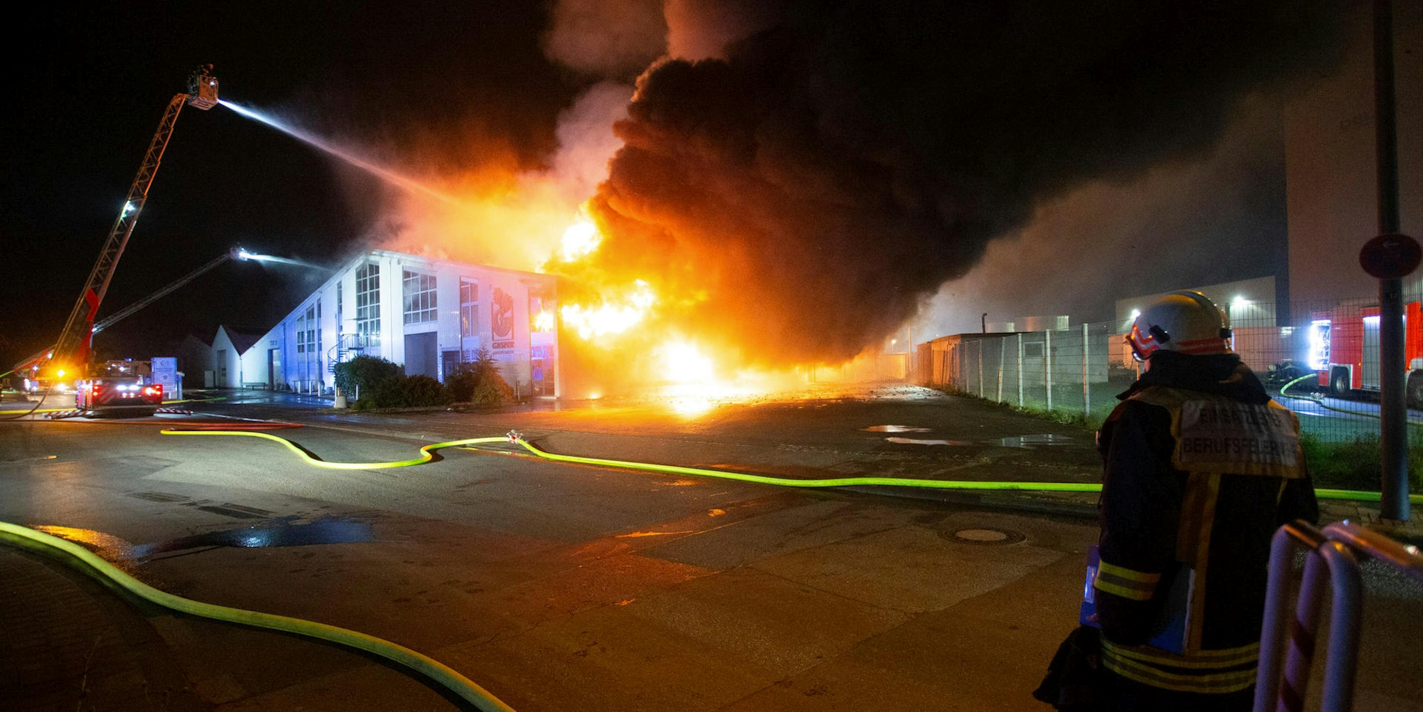 20201126_tb_Feuer_Lagerhalle_Lind_019