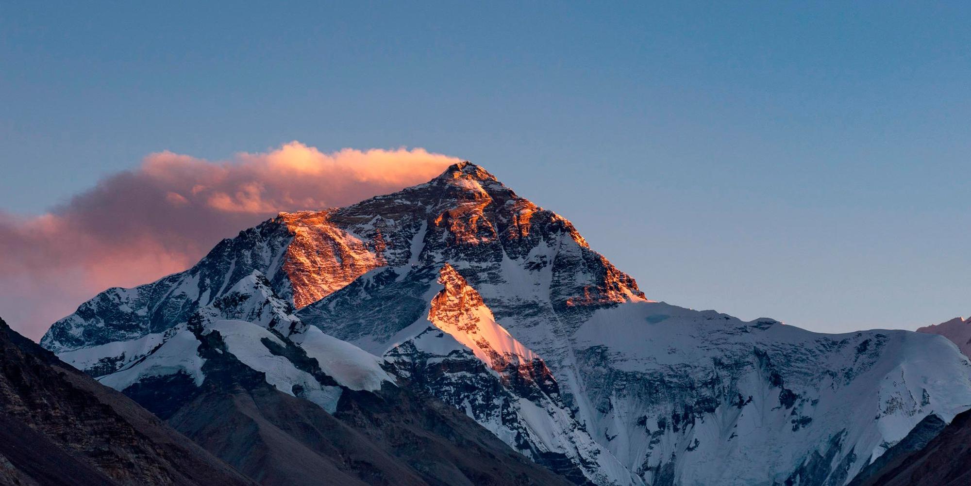 Mount_Everest_60930989