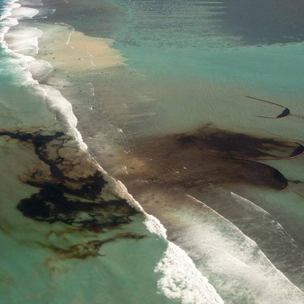 Öl-Frachter vor Mauritius