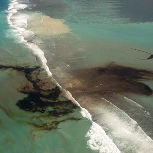 Öl-Frachter vor Mauritius