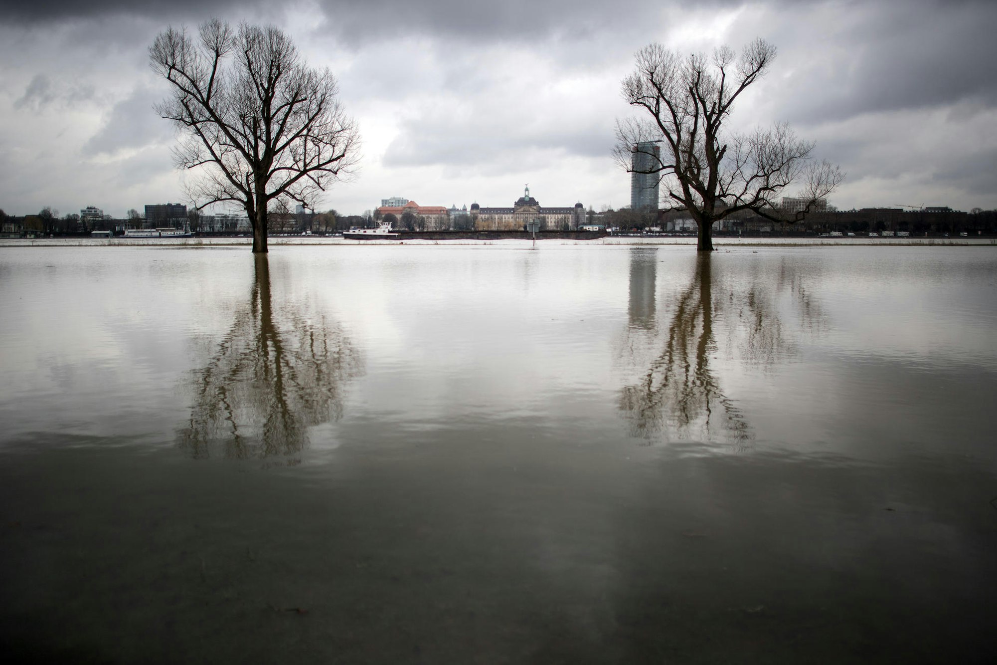 Hochwasser Düsseldorf dpa