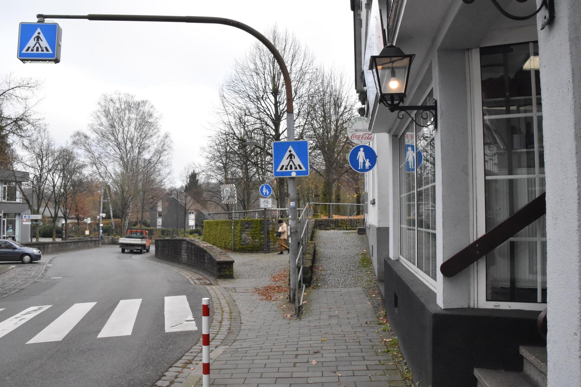 Aufgang_zur_Kirche_Much