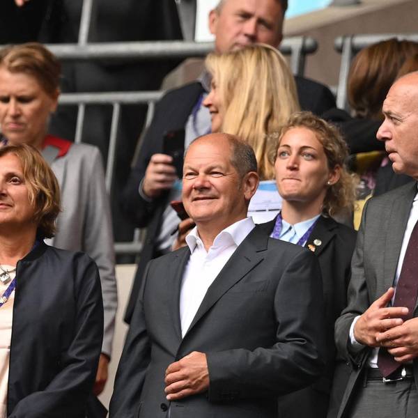 Olaf Scholz im Stadion