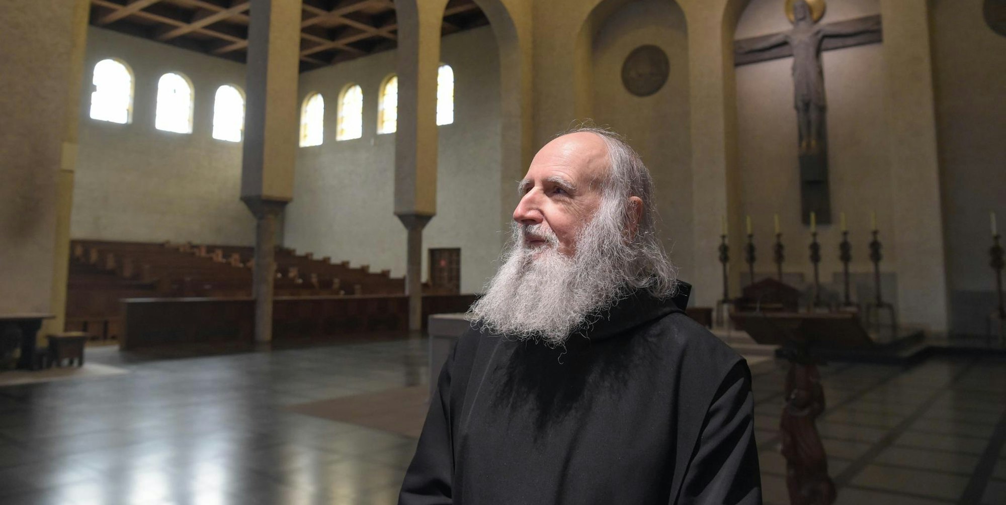 Anselm Grün in der Kirche Daniel Biskup