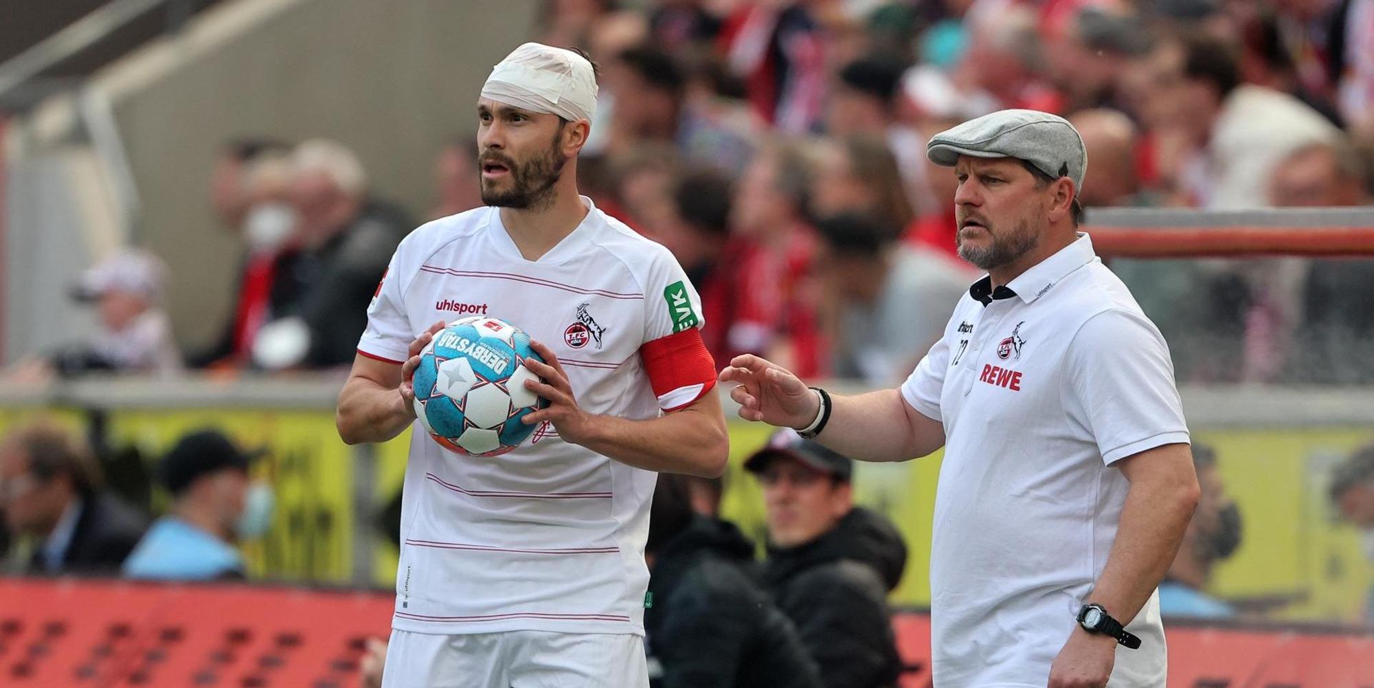 Jonas Hector mit Kopfverband