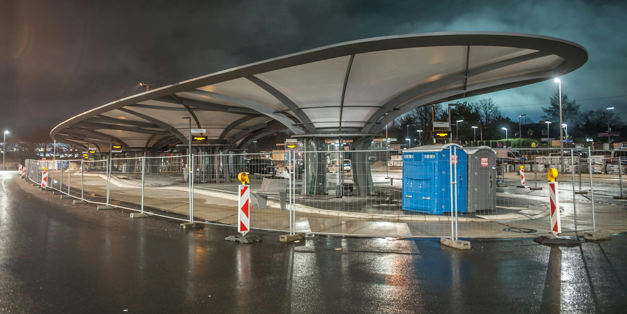 leverkusen-busbahnhof-ALF_2957