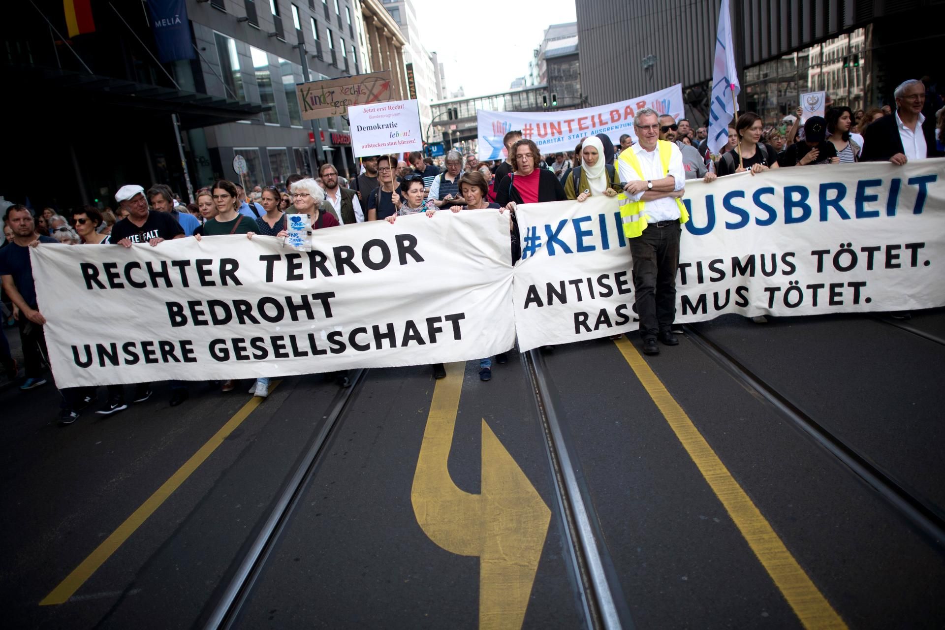 Rechter Terror Banner