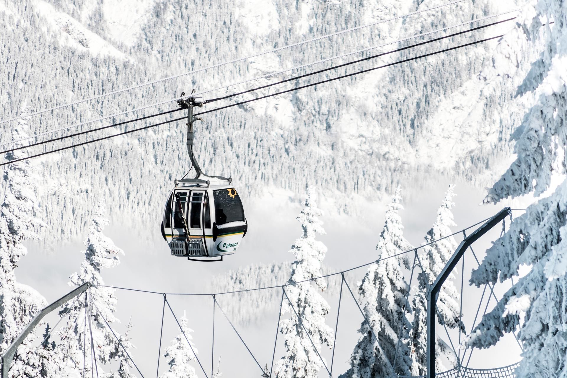 Alpen Gondel Schnee dpa