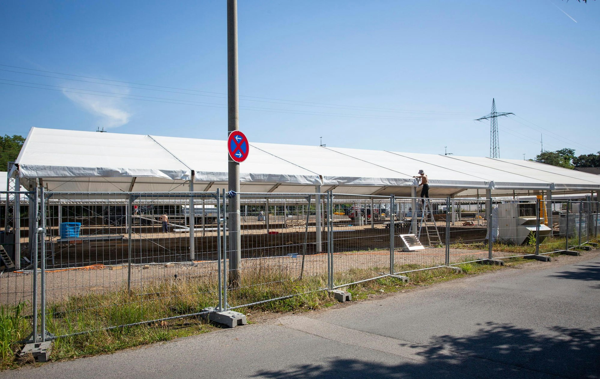 20220810_tb_Zeltstadt_Suedstadion_001