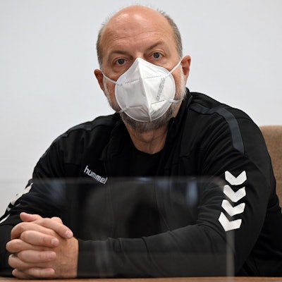 Drach mit Maske in köln