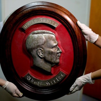 Ein in Buenos Aires gefundenes Relief Adolf Hitlers