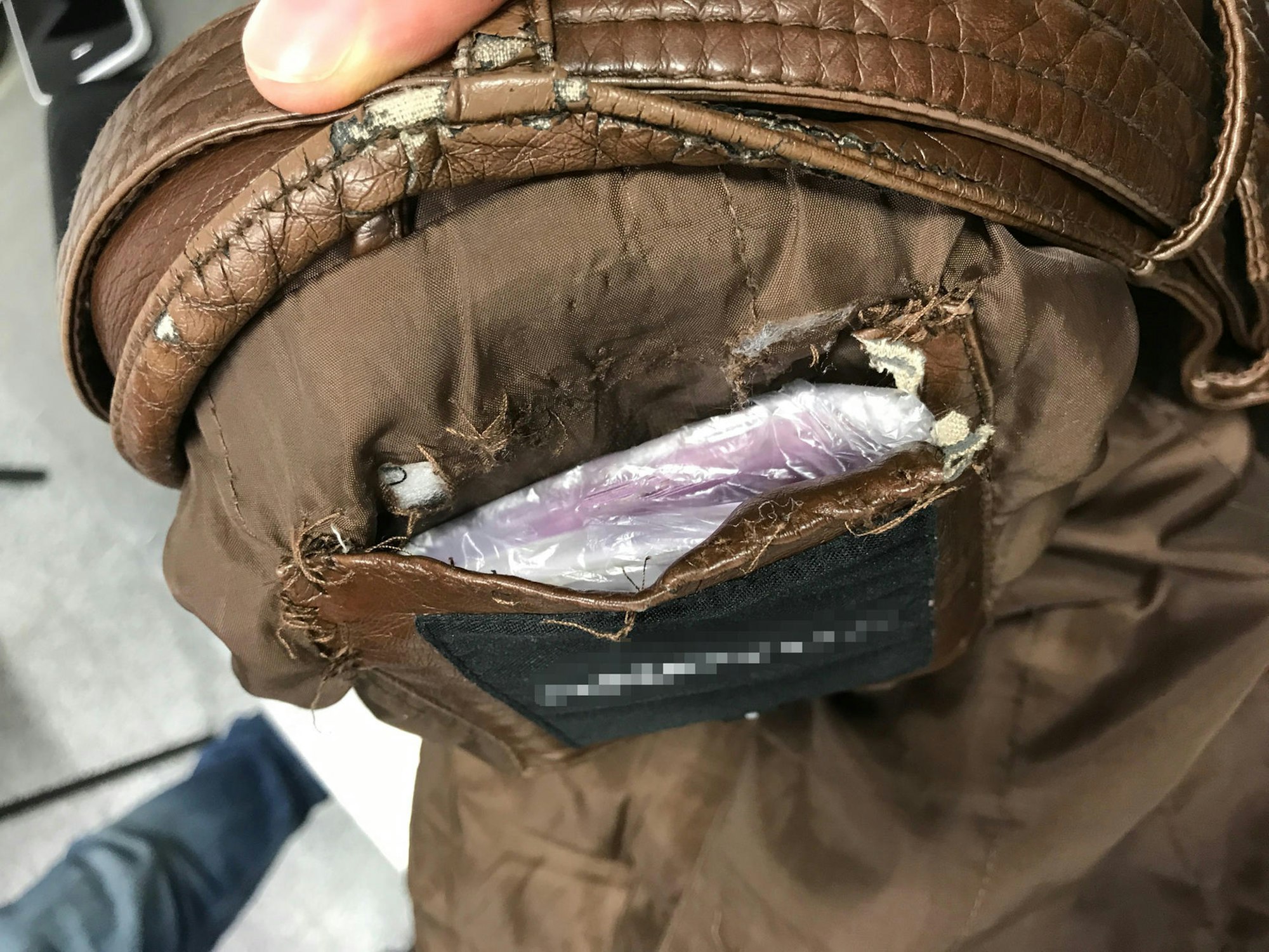 Geld in Jacke Flughafen Düsseldorf