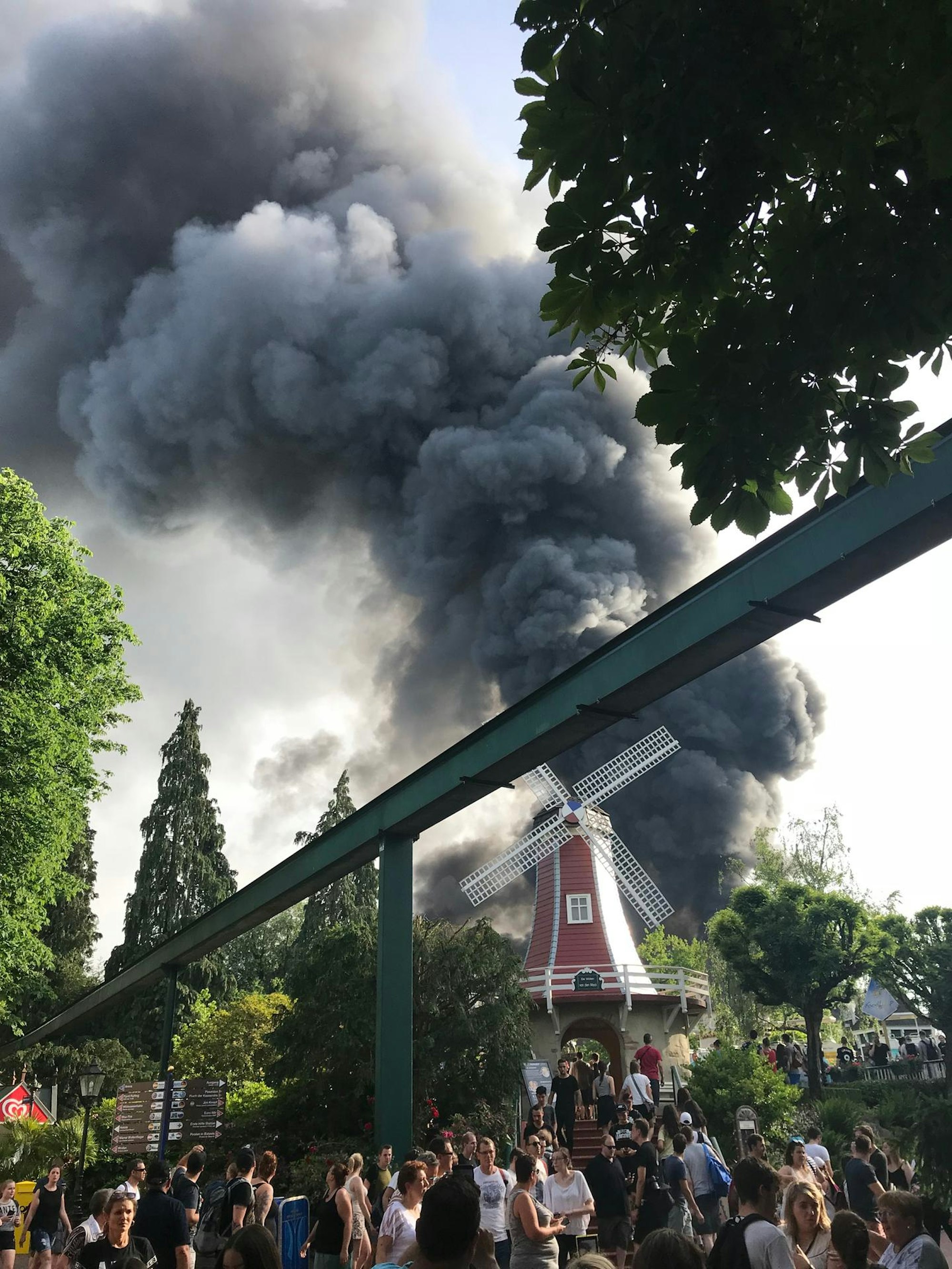 Rauch Feuer Eruopapark