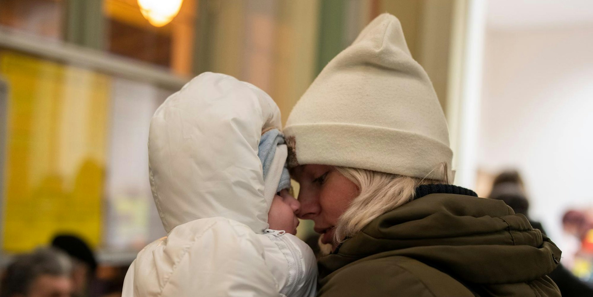 Ukraine Mutter Kind Symbol DPA