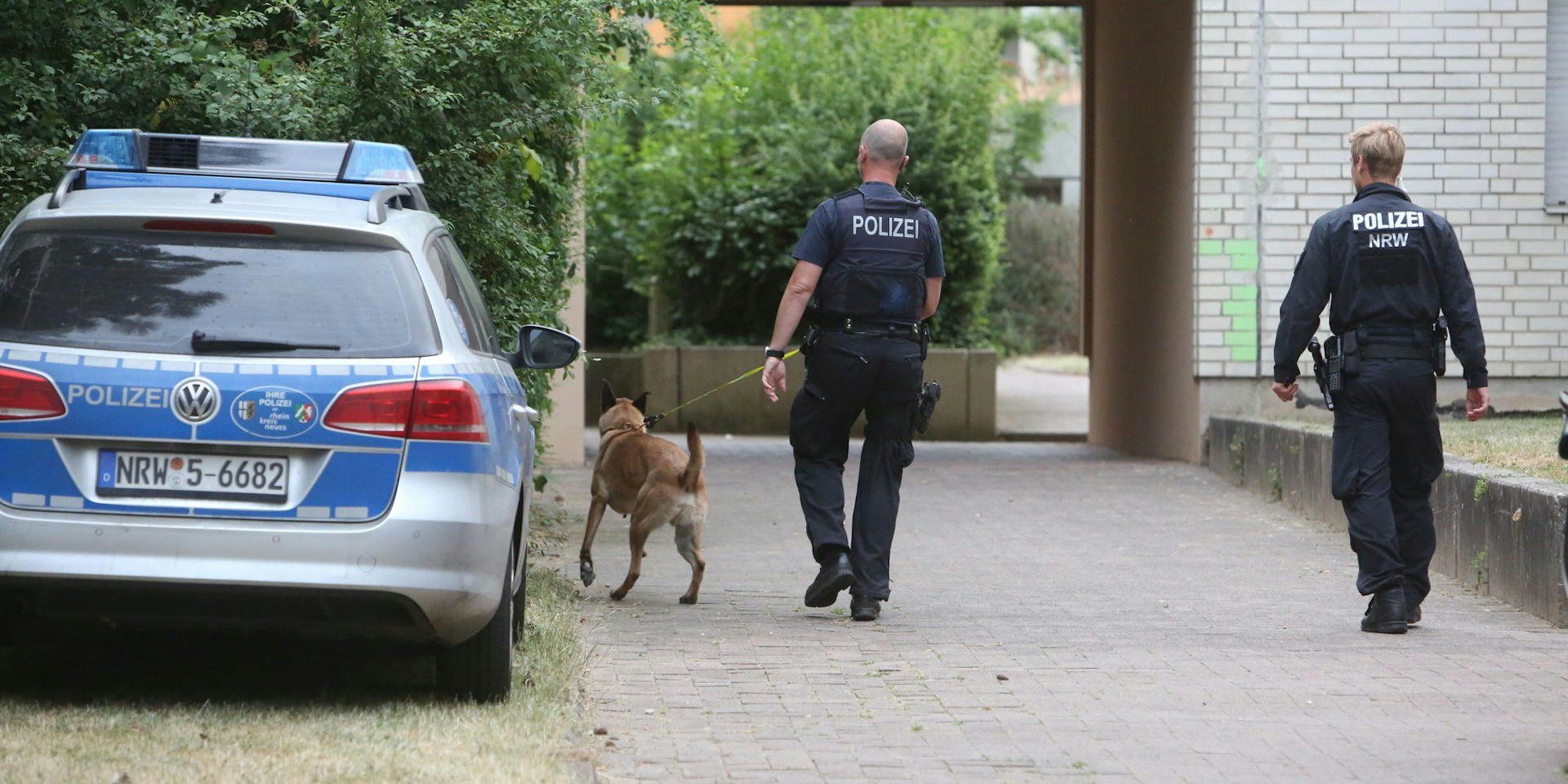 Razzia_Polizei_Tannenbusch_5_rkl