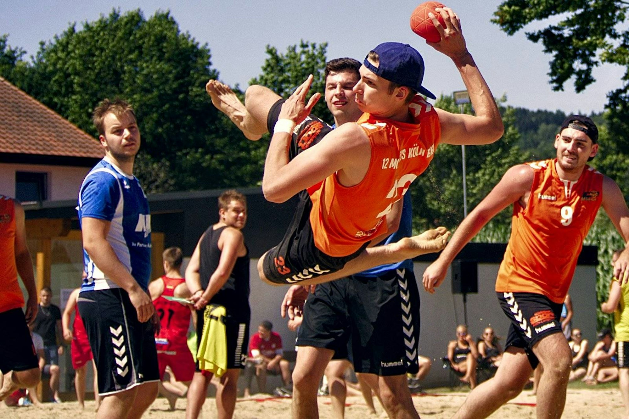 beach handball 12 monkeys