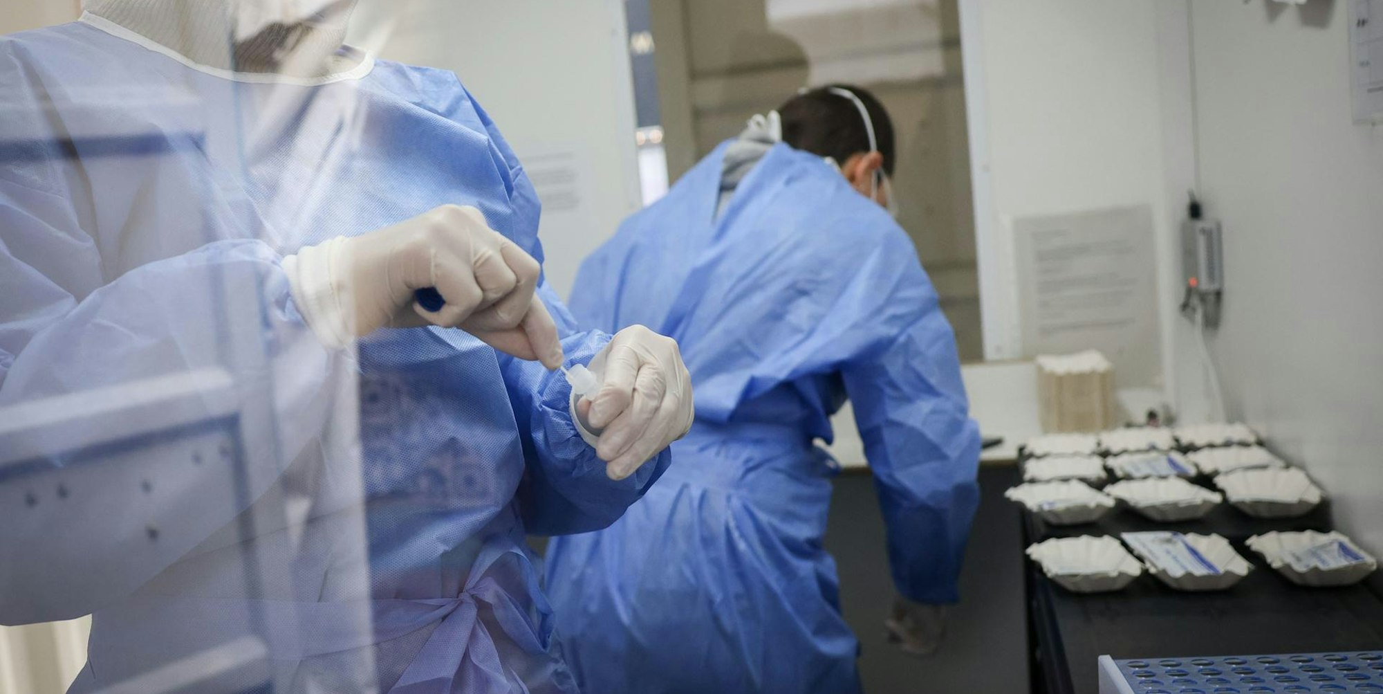 Corona-Test Symbolbild