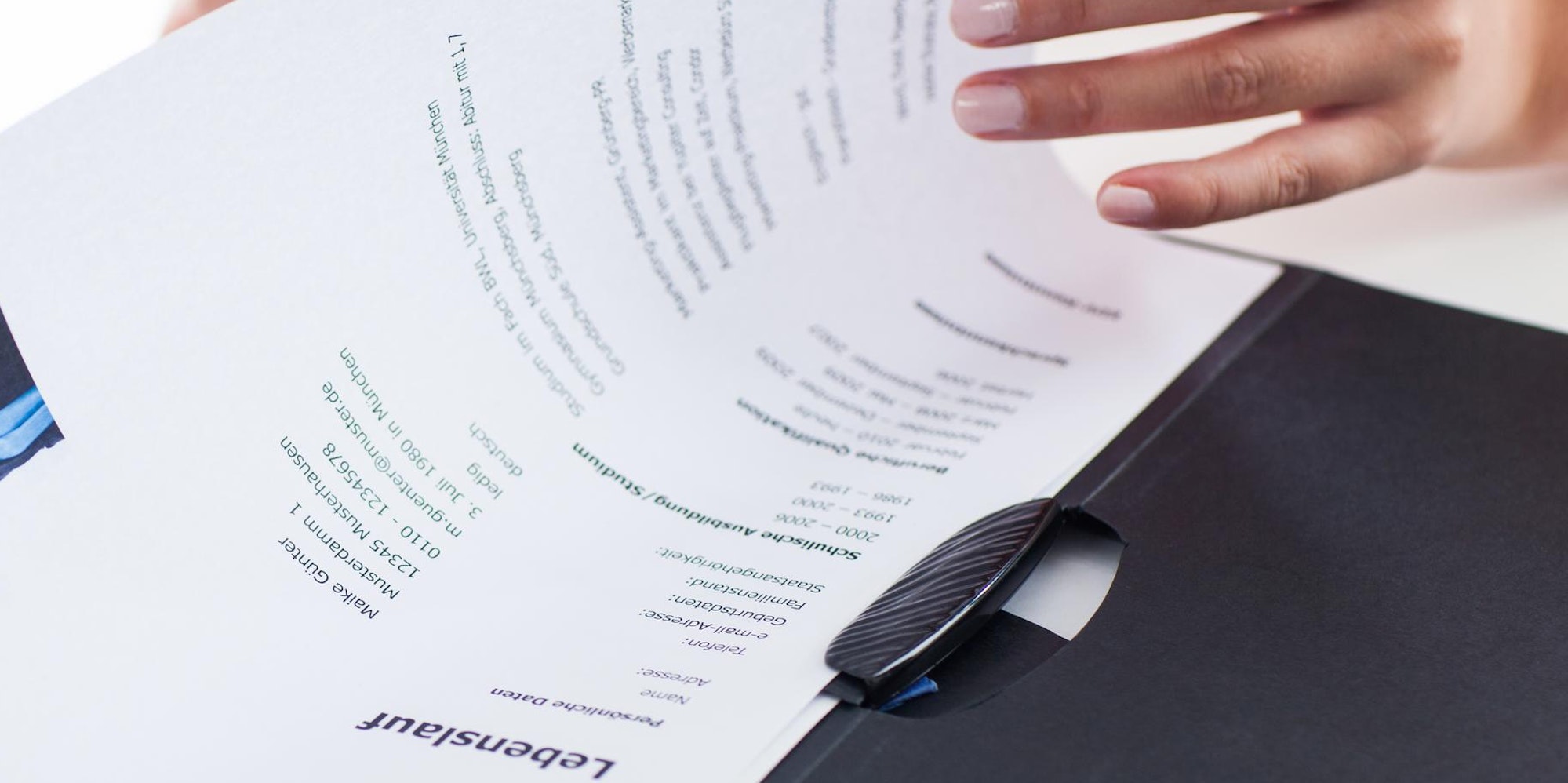 Lebenslauf_Symbol_98505692