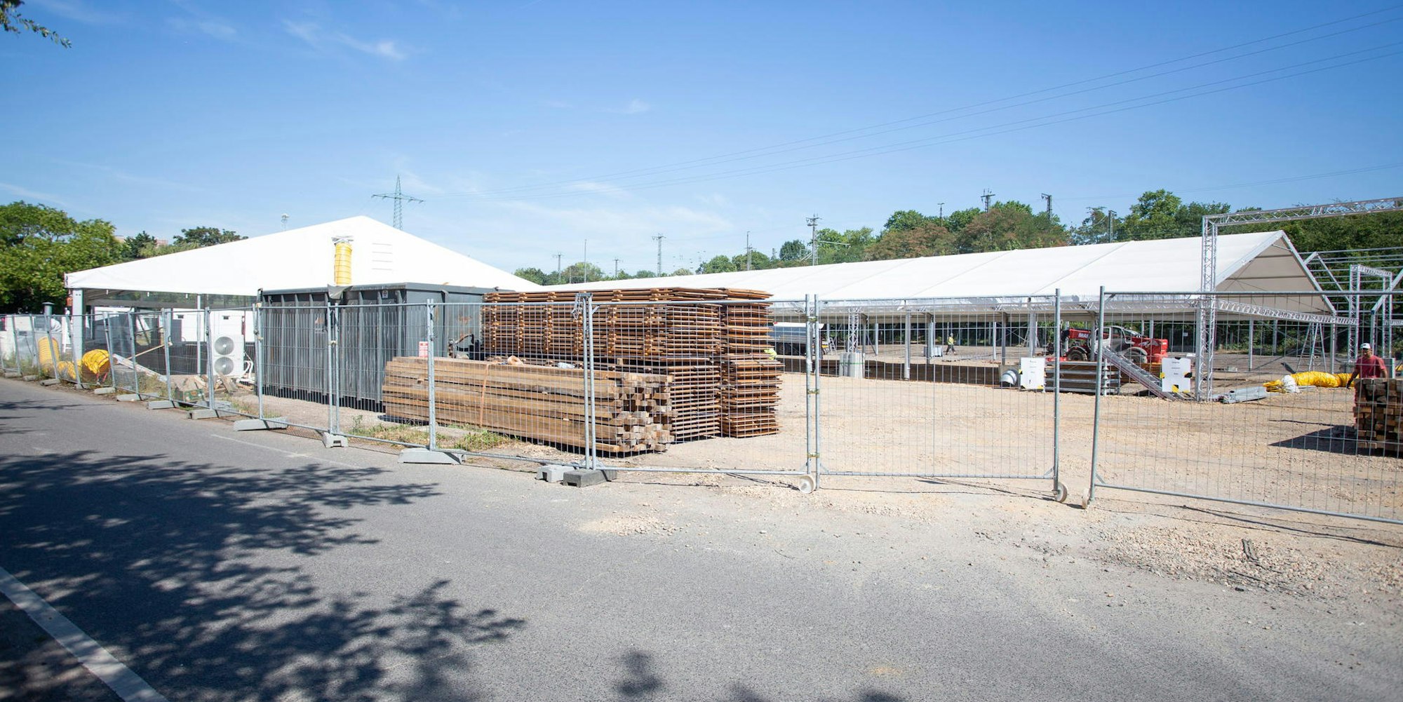 20220810_tb_Zeltstadt_Suedstadion_003