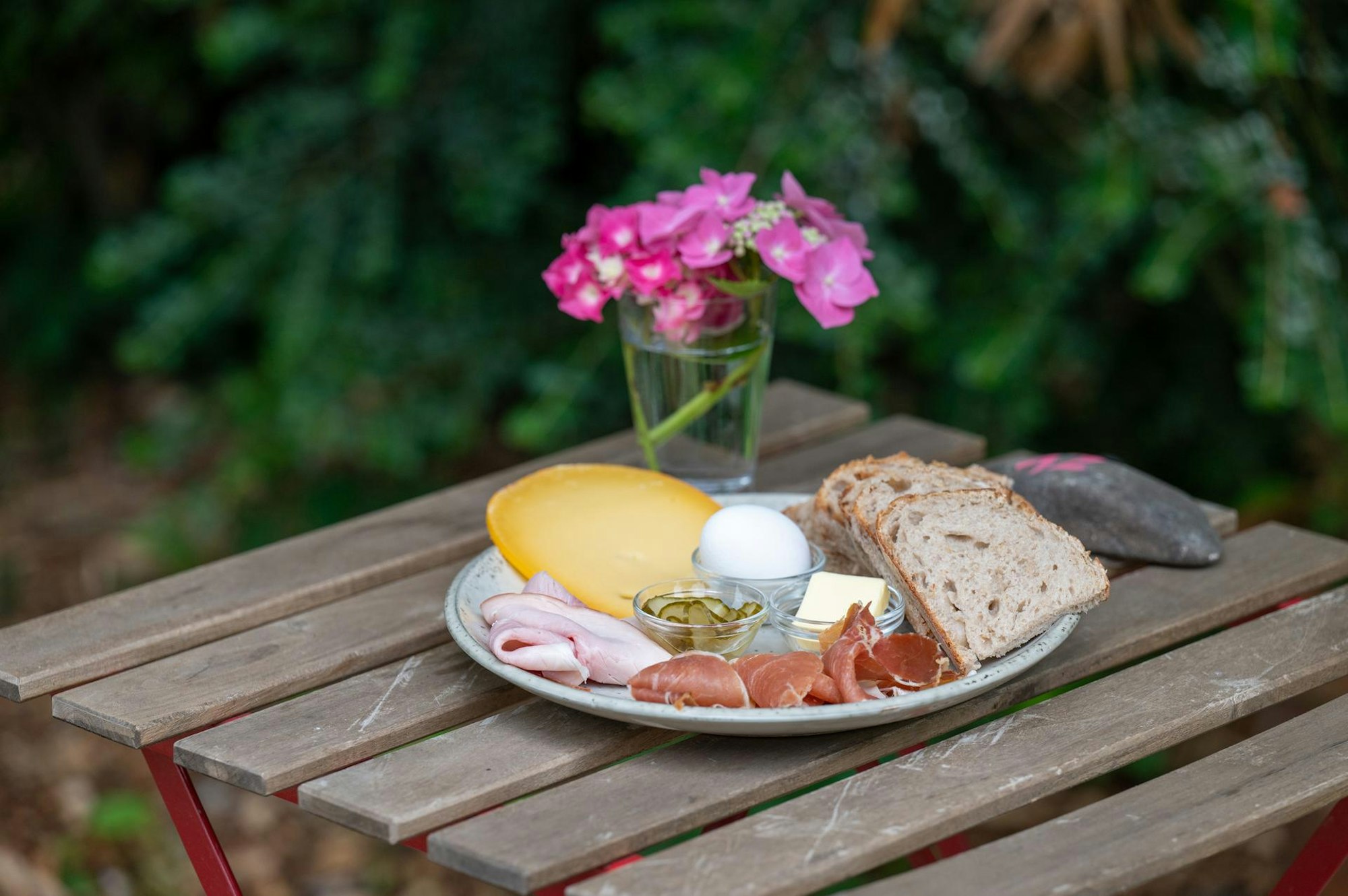 Floß Wiesenhaus Frühstück Weiser