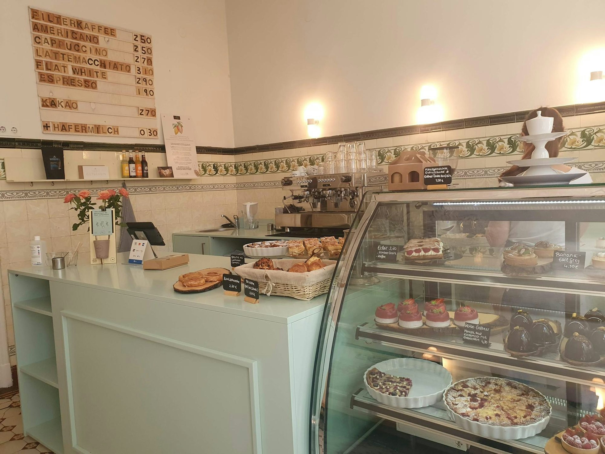 cafe nimmersatt theke