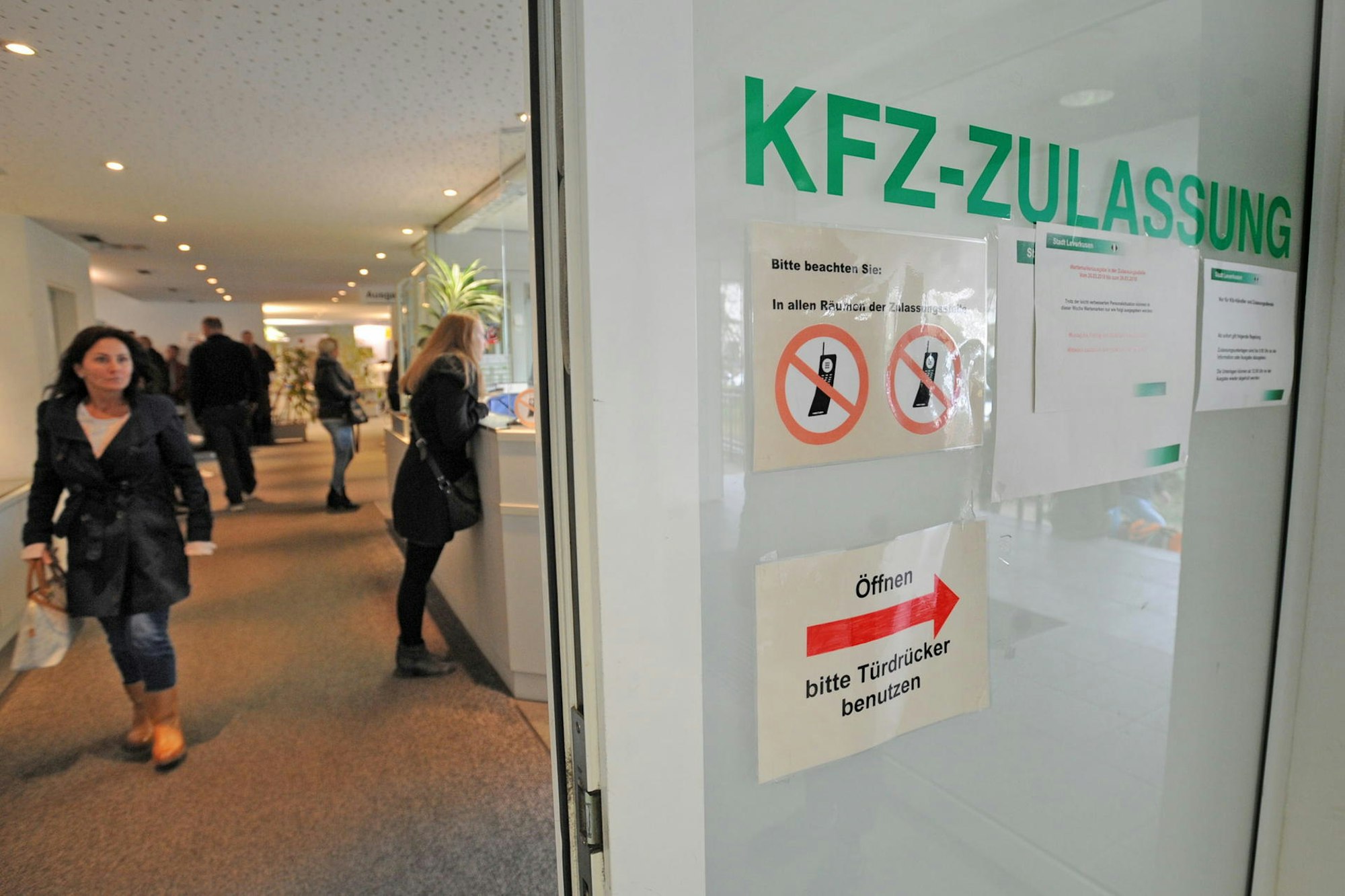 le-buergerbuero-zulassungsstelle_(1)