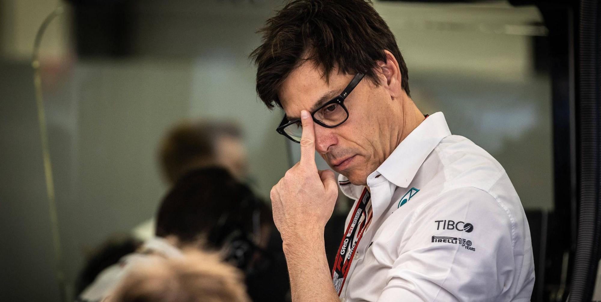Toto Wolff konzentriert