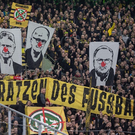 Fratzen des Fußballs