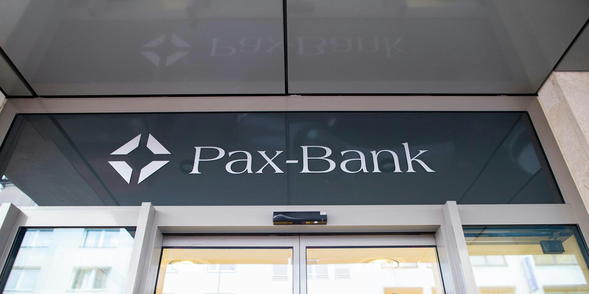 20220218_tb_Pax_Bank_002