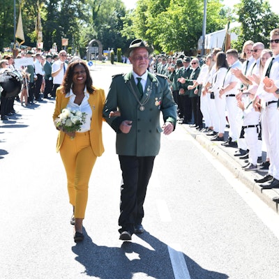 20220807_own_schützenfest_lindlar_Festzug_Königspaar_OWL_0551
