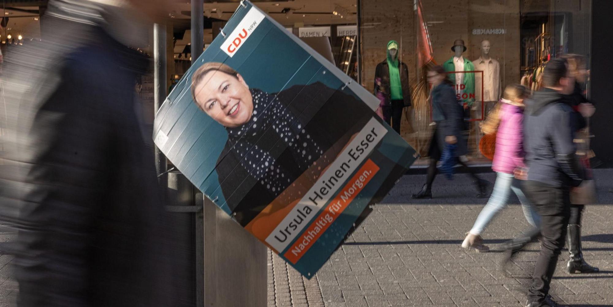 Hienen_Esser_Plakat_mbo-3
