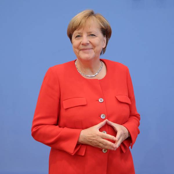 Merkel mit Raute 140921