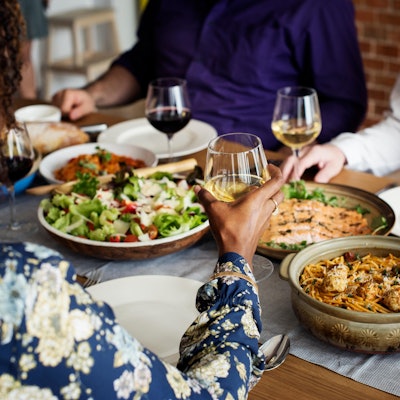 WeinundPastaGettyImages-_Rawpixel918015620